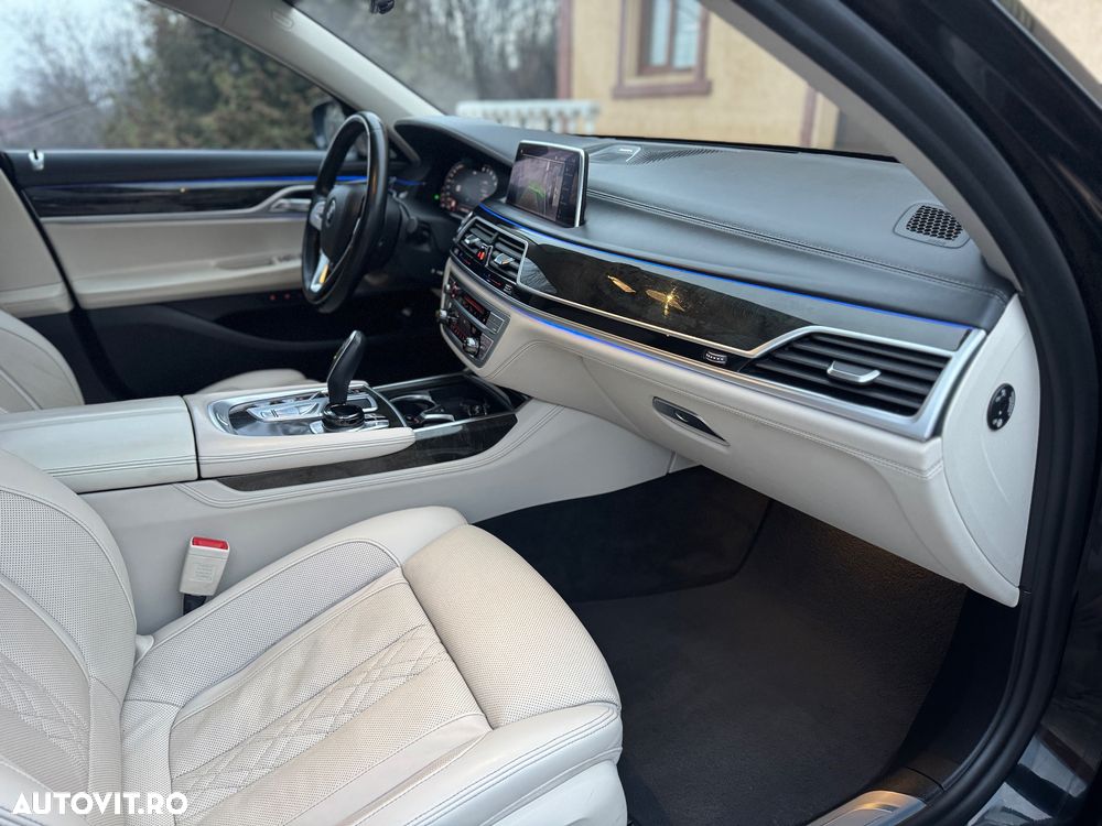 BMW Seria 7 745Le AT PHEV - 12