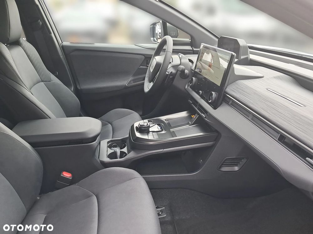 Toyota C-HR+ - 11