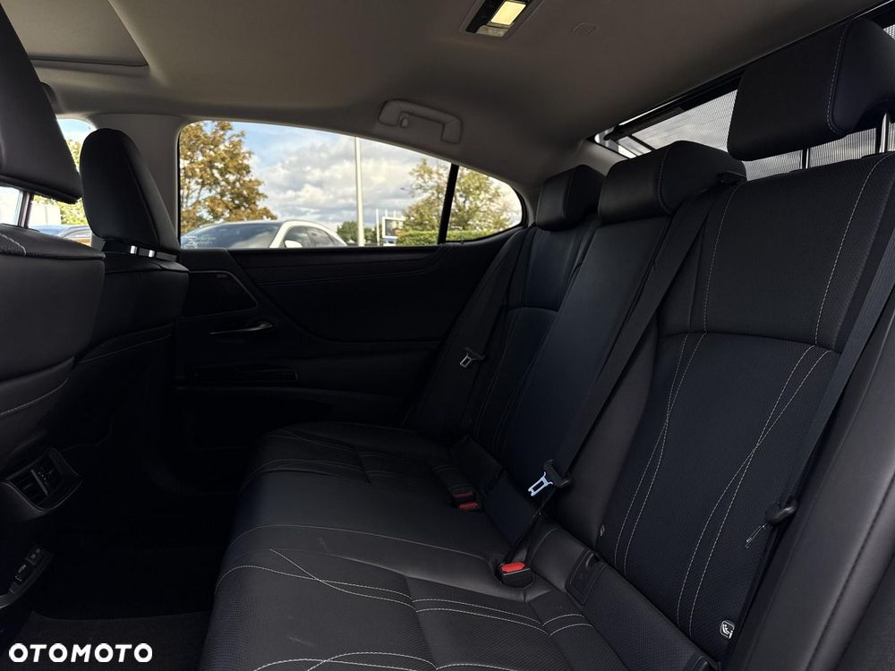 Lexus ES 300h Prestige - 20
