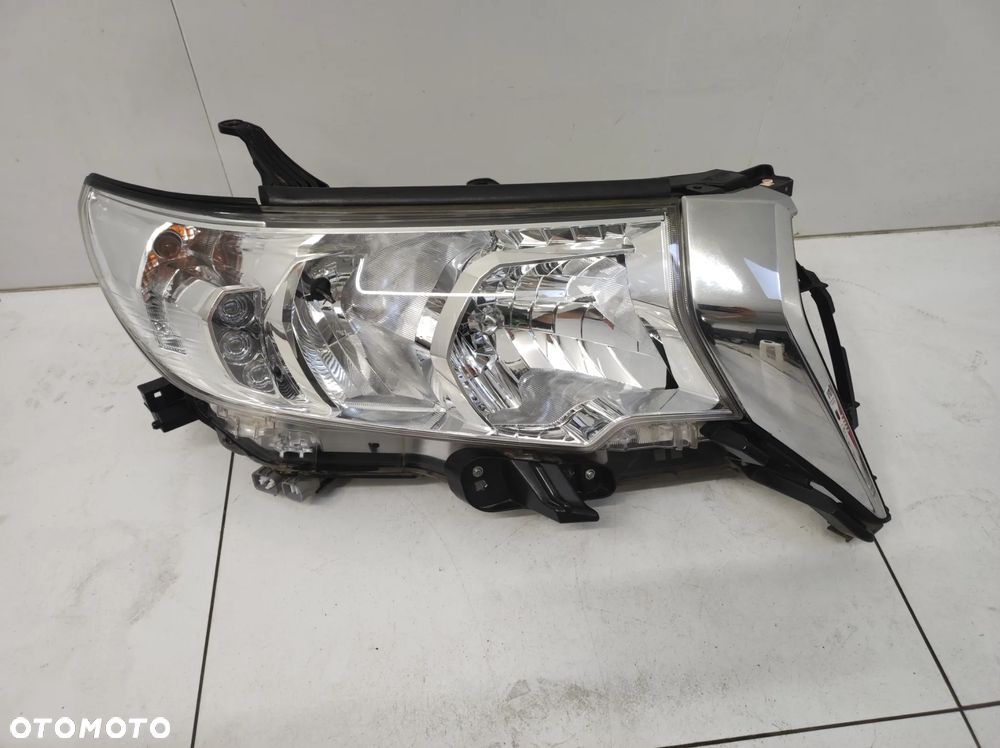 LAMPA REFLEKTOR PRAWY PRZÓD EU TOYOTA LAND CRUISER 150 J15 LIFT - 1