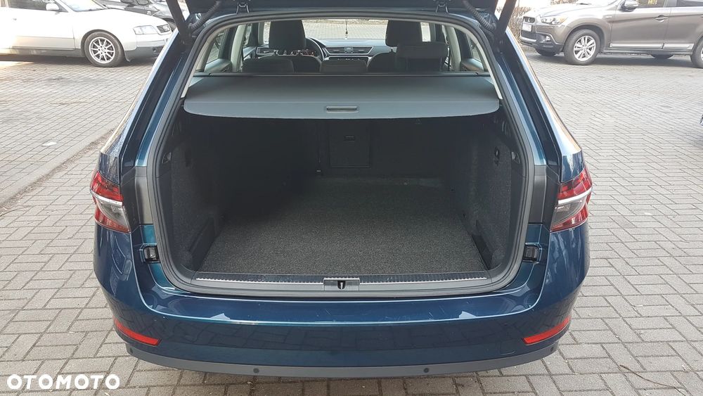 Skoda Superb 1.5 TSI Ambition DSG - 38