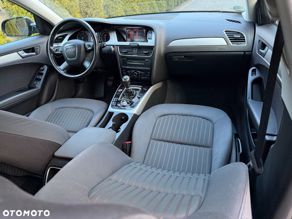 Audi A4 Avant 2.0 TDI DPF Ambiente - 23