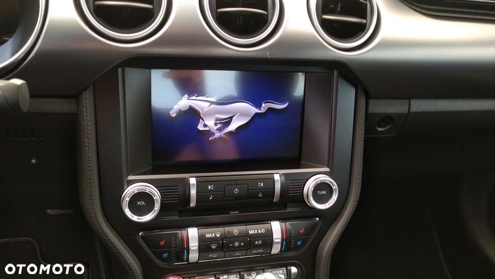 Ford Mustang - 25