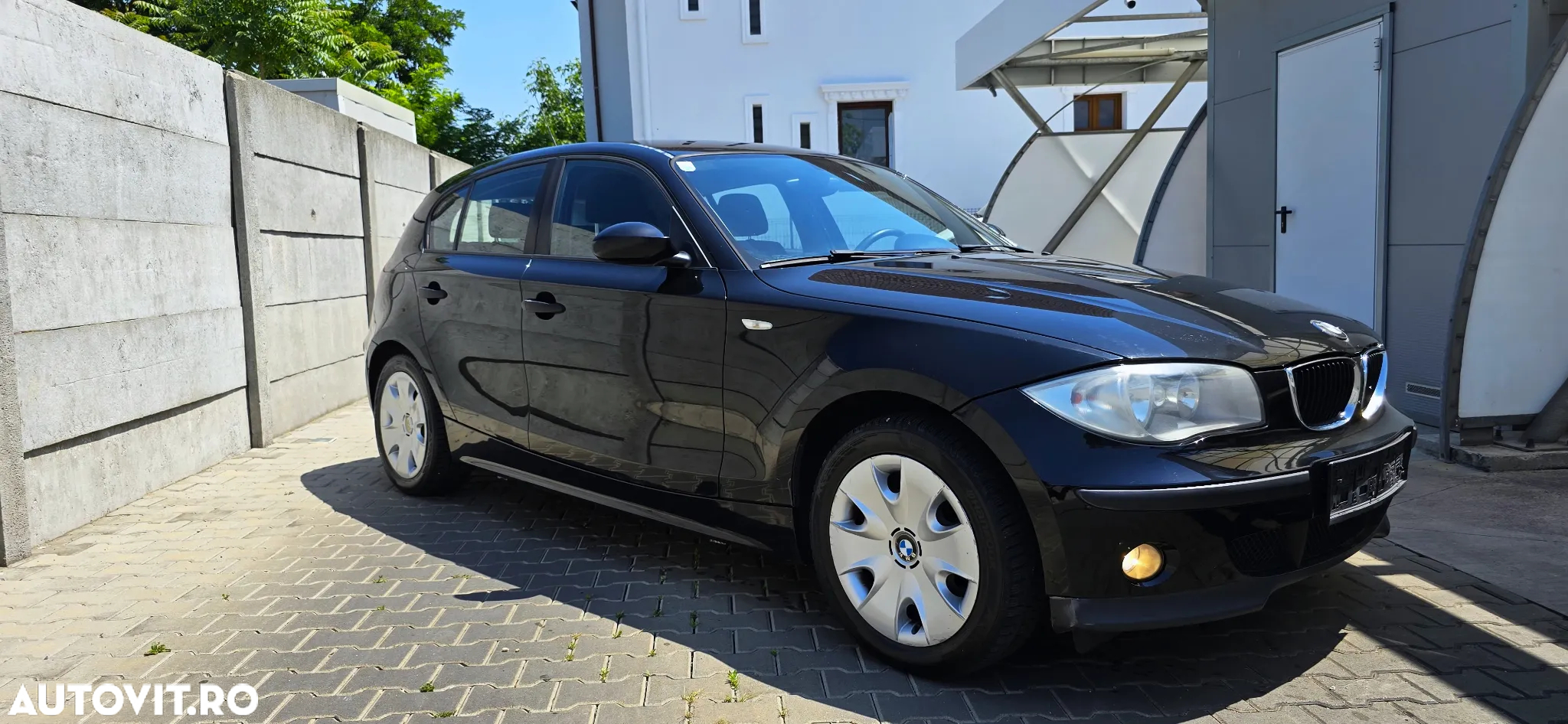 BMW Seria 1 116i - 22