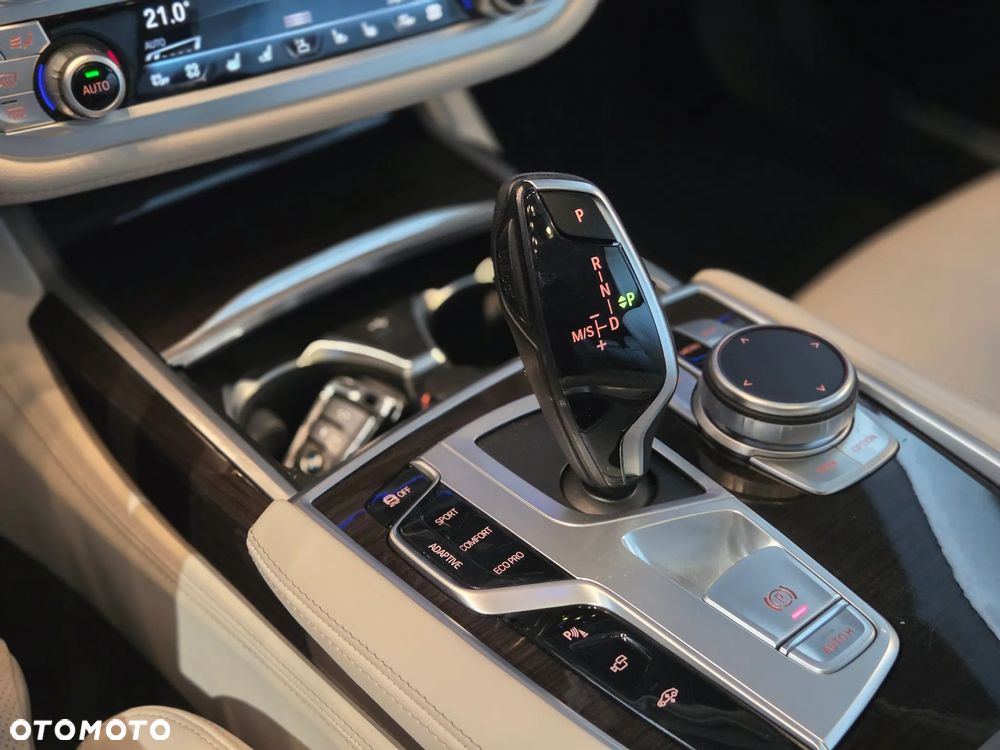 BMW Seria 7 730d xDrive mHEV sport - 12