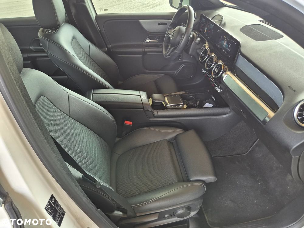Mercedes-Benz GLB 200 7G-DCT - 24