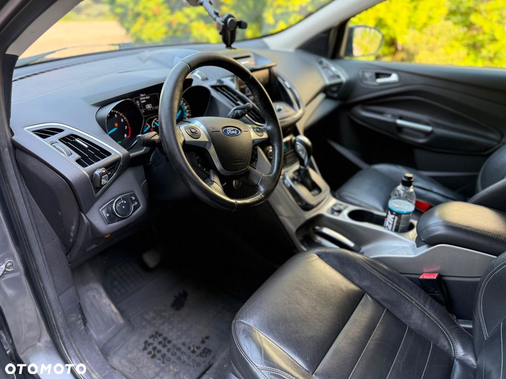 Ford Escape 2.0 EcoBoost AWD Titanium - 4