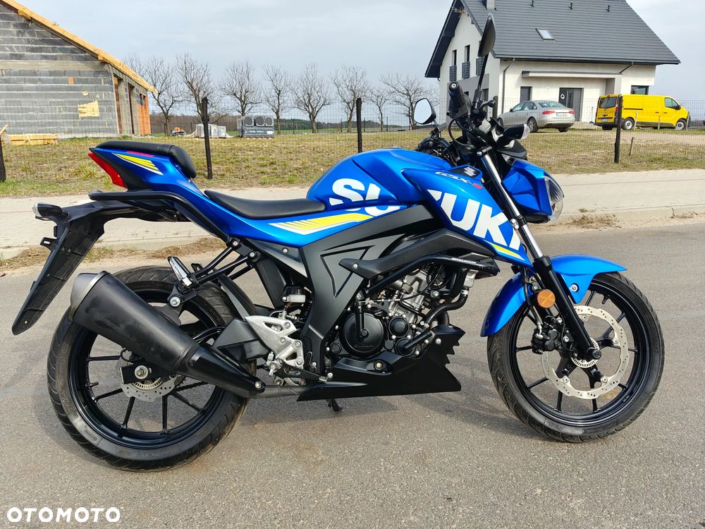 Suzuki GSX - 2