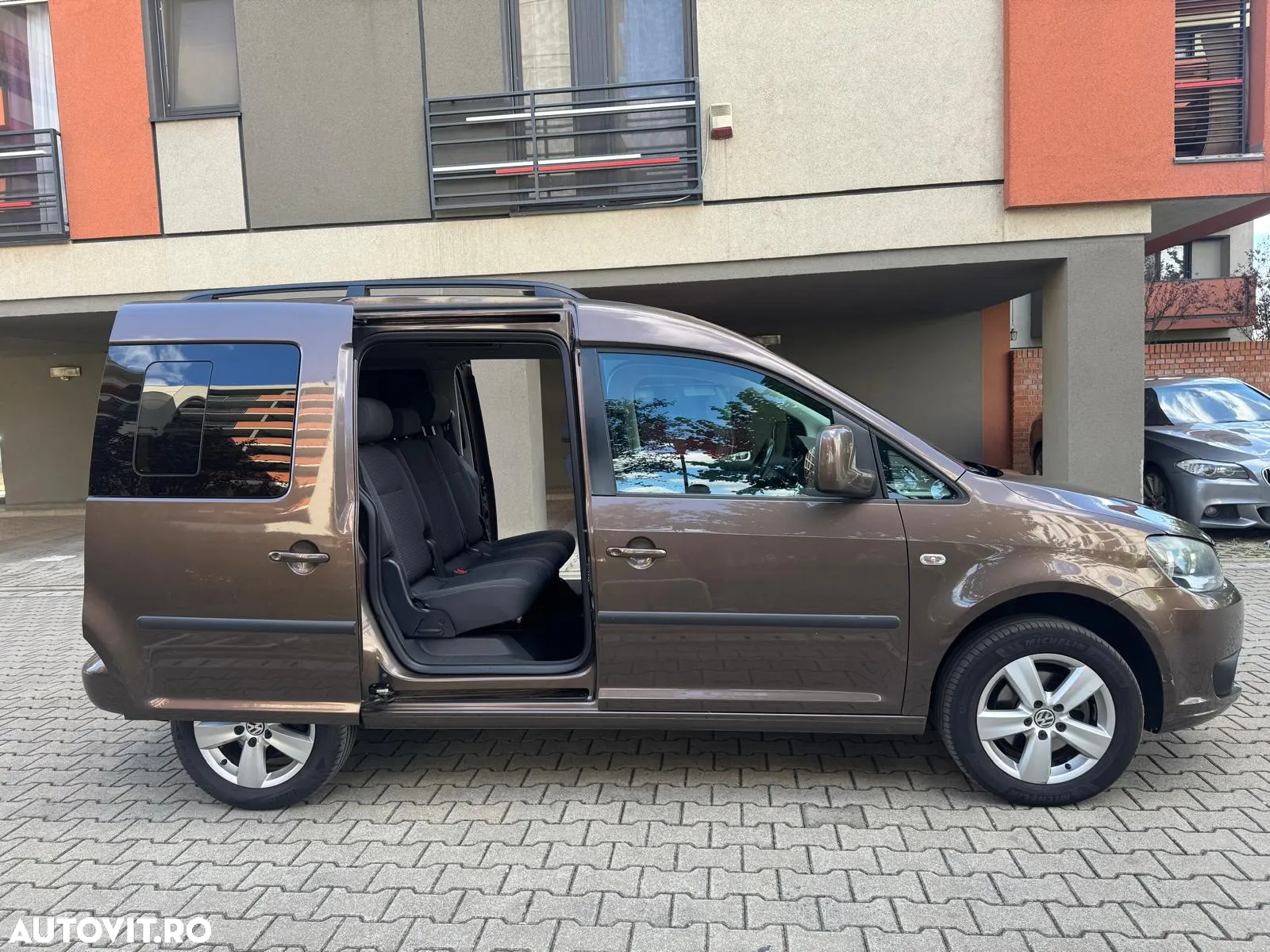 Volkswagen Caddy Maxi 1.6 TDI BlueMotion Comfortline - 9