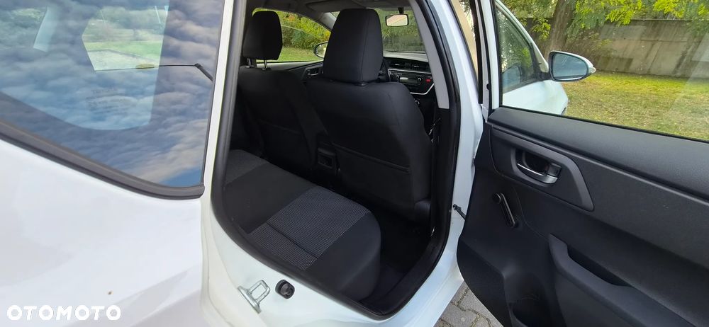 Toyota Auris 1.33 Dual-VVT-i Design Edition - 21