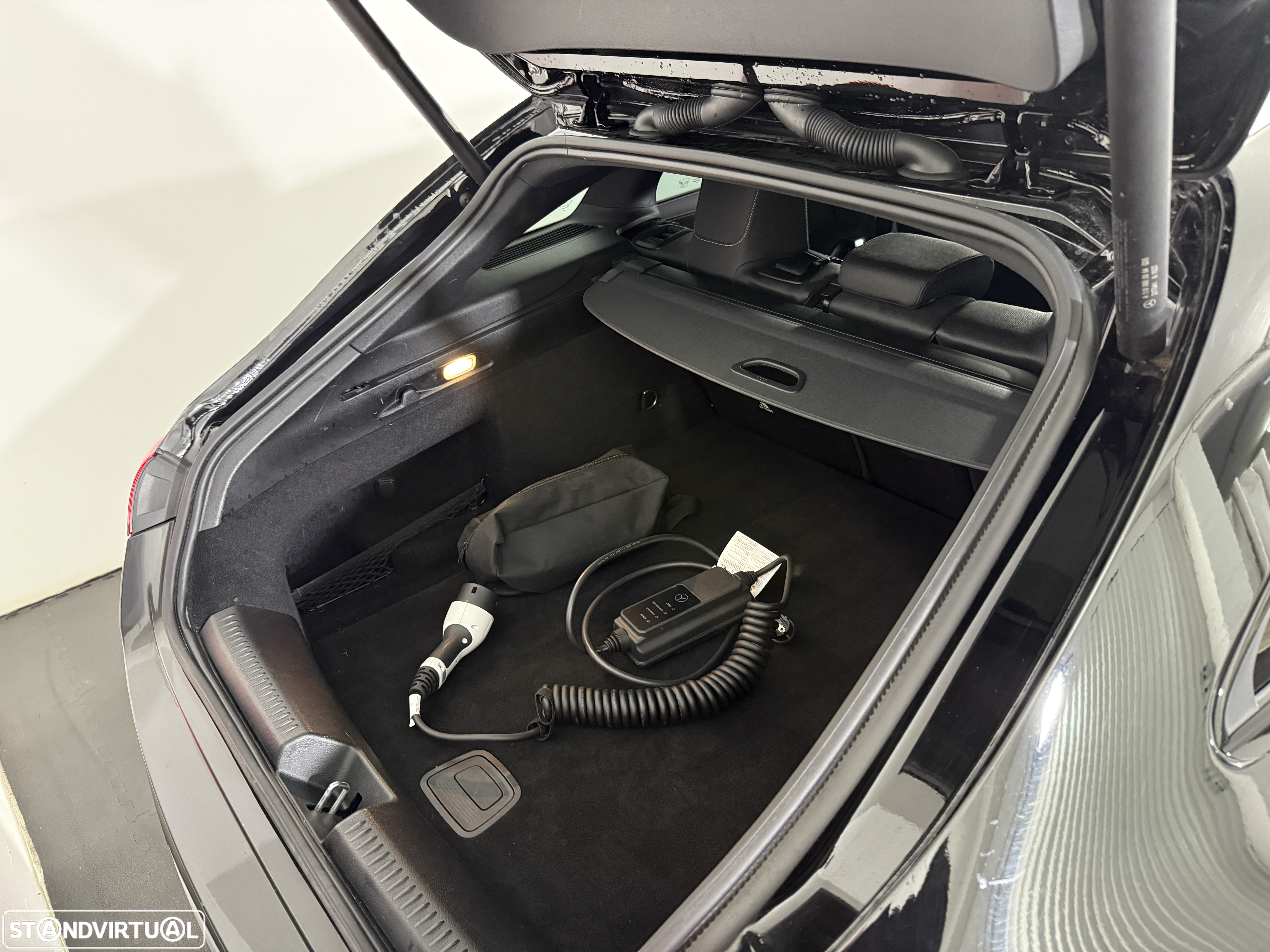 Mercedes-Benz CLA 250 e Shooting Brake AMG Line - 30