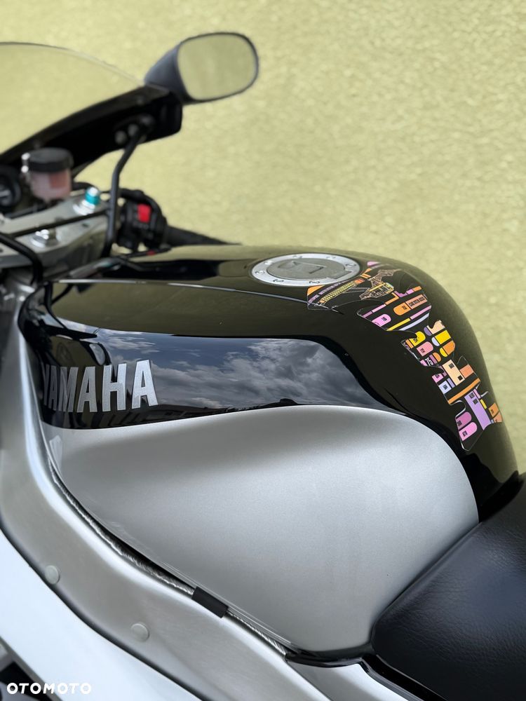 Yamaha Thunderace - 34