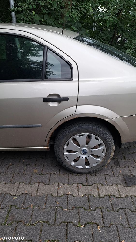 Ford Mondeo 1.8 Trend - 5