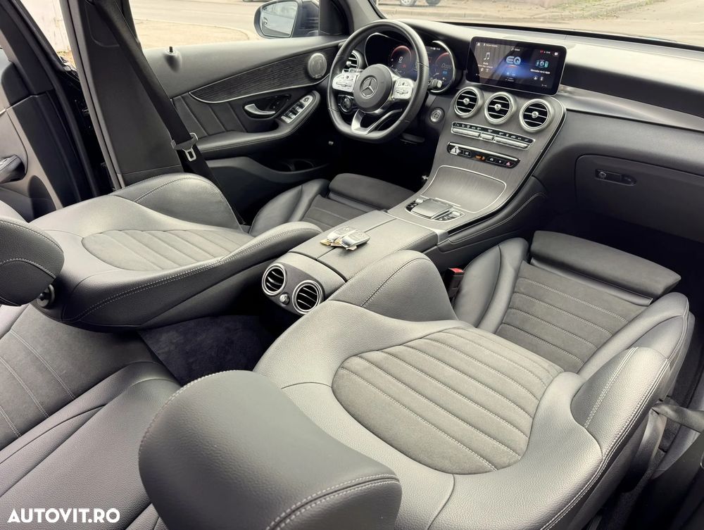 Mercedes-Benz GLC Coupe 300 e 4Matic 9G-TRONIC AMG Line Plus - 23