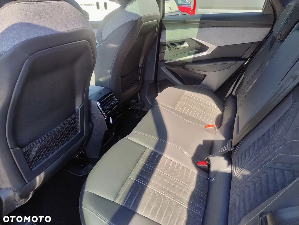 Peugeot 3008 1.2 PureTech mHEV GT Exclusive e-DCS6 - 27