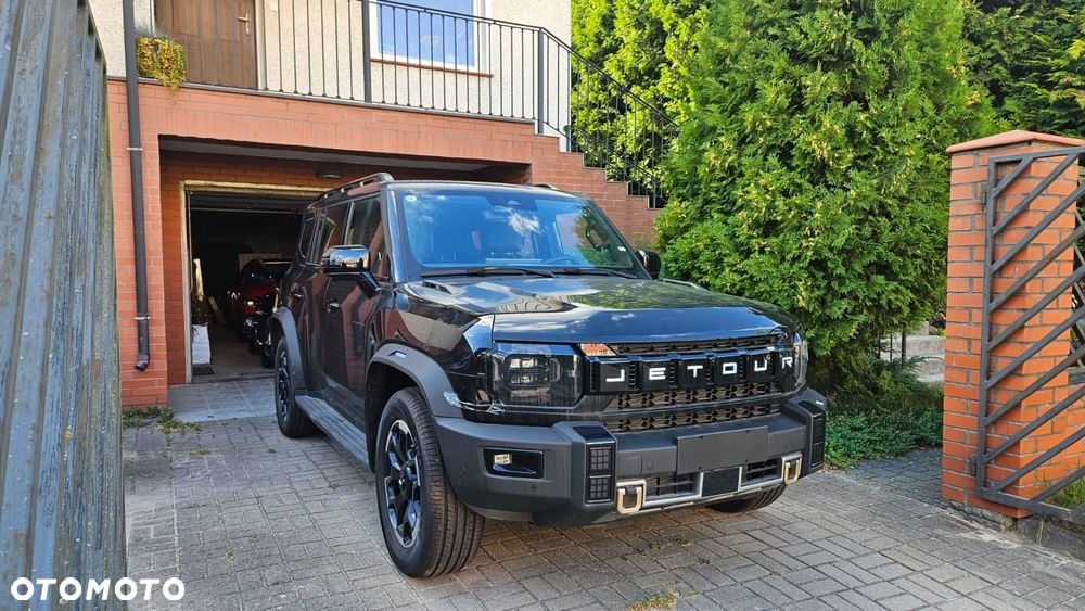 Jetour Traveller - 9