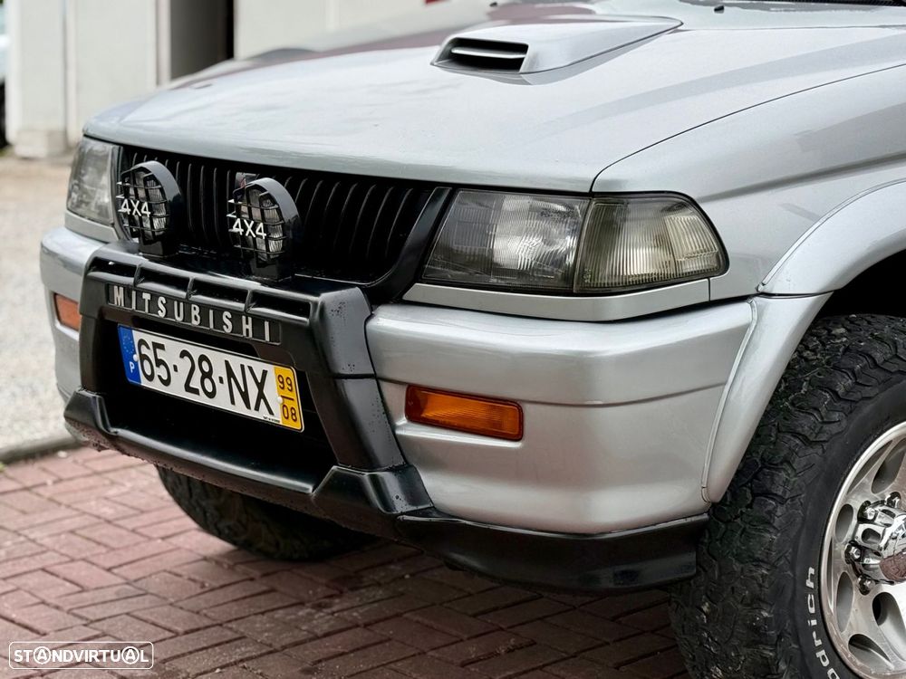 Mitsubishi Pajero Sport 2.5 TD GLS - 2