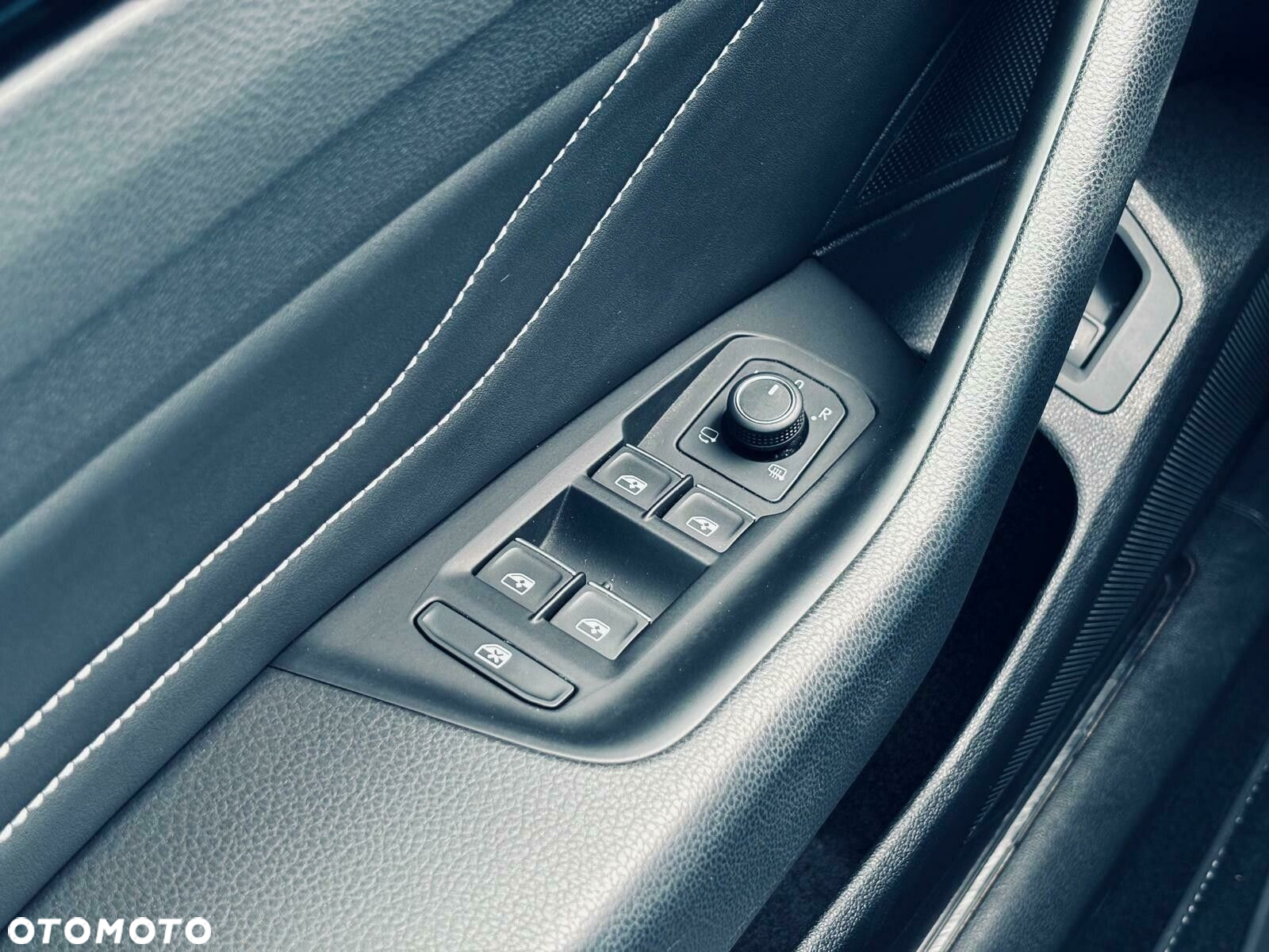 Volkswagen Arteon 2.0 TDI R-Line DSG - 40