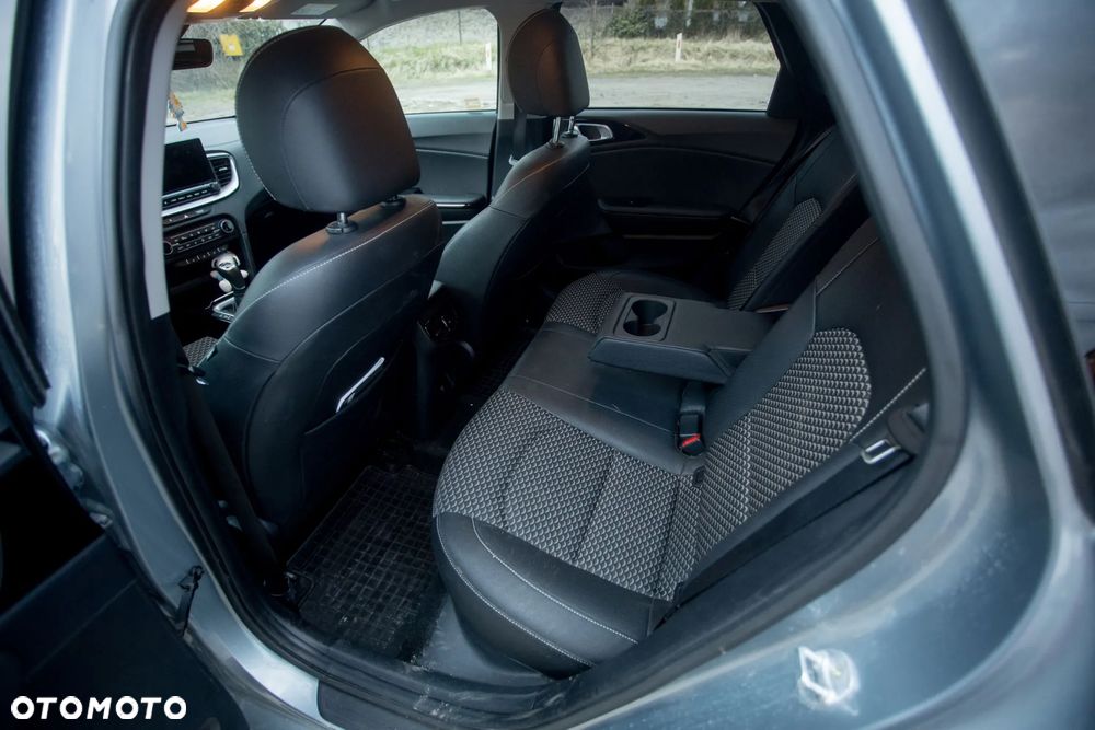 Kia Ceed 1.5 T-GDI Business Line Plus - 10