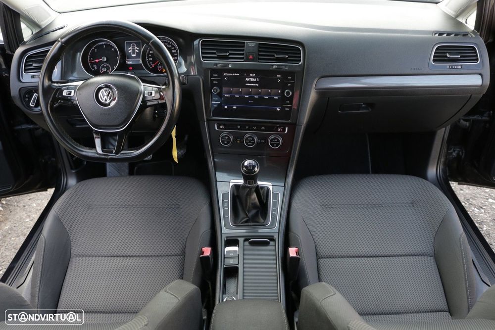 VW Golf Variant 1.6 TDi Confortline - 26