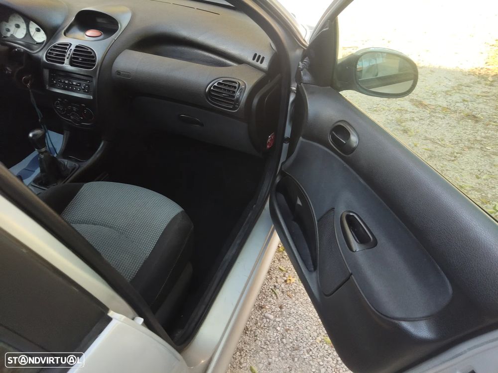 Peugeot 206 1.1 XR Présence - 12
