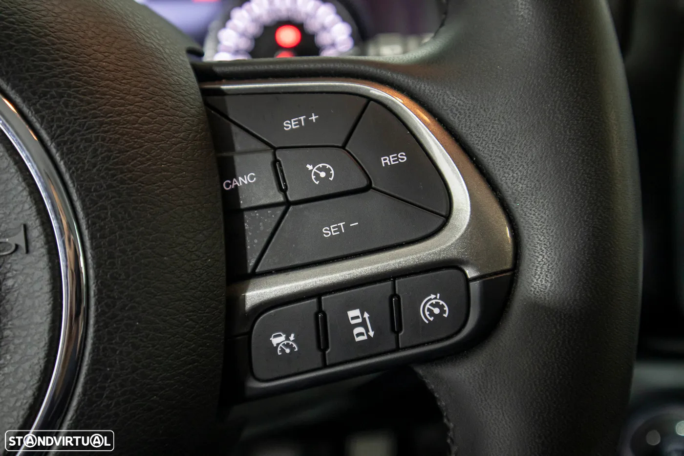Jeep Renegade 1.0 T Limited - 14
