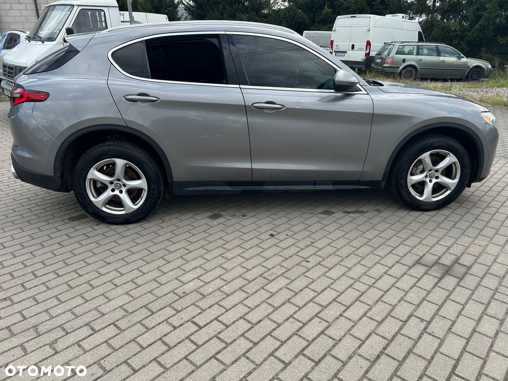 Alfa Romeo Stelvio 2.0 Turbo 16V AT8-Q4 Super - 3