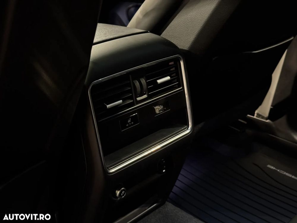 Porsche Cayenne - 25