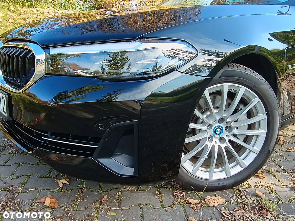 BMW Seria 5 530e Business Edition sport - 9