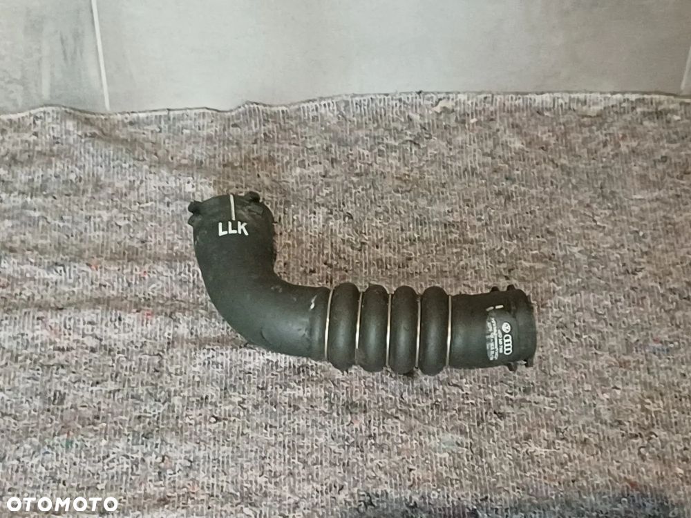 NR 600 Rura powietrza Intercoolera Audi A6 C6 3.0 diesel 4F0145738F - 3
