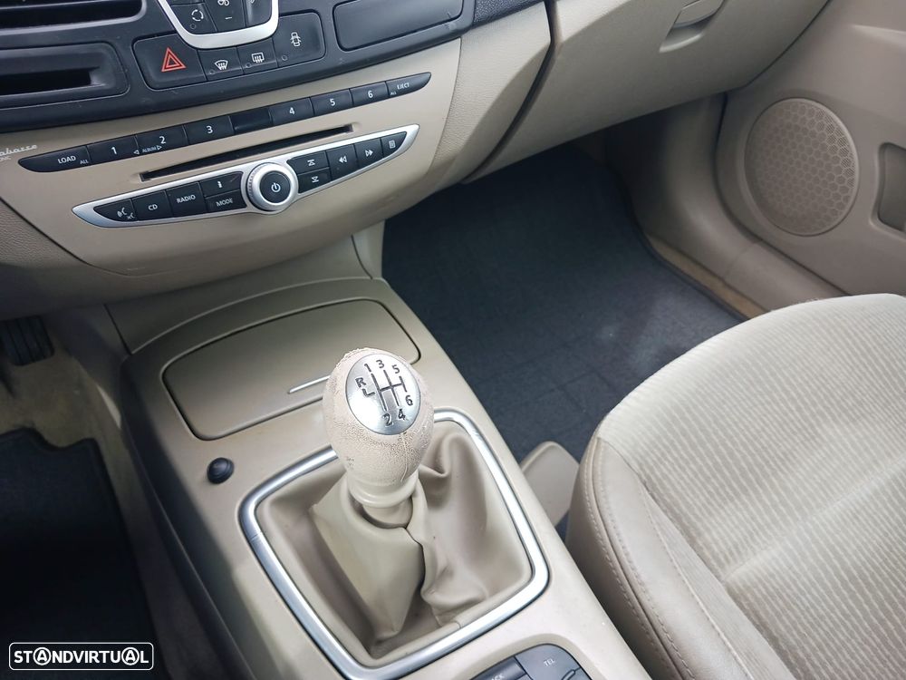 Renault Laguna 2.0 dCi Dynamique S - 21