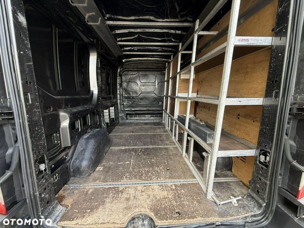 Ford Transit - 12