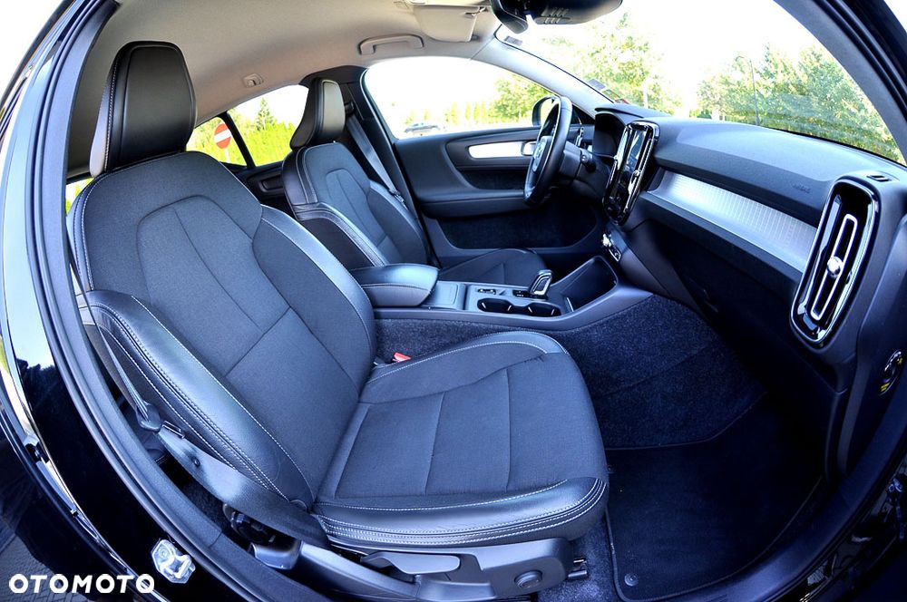 Volvo XC 40 T3 Momentum Pro - 25