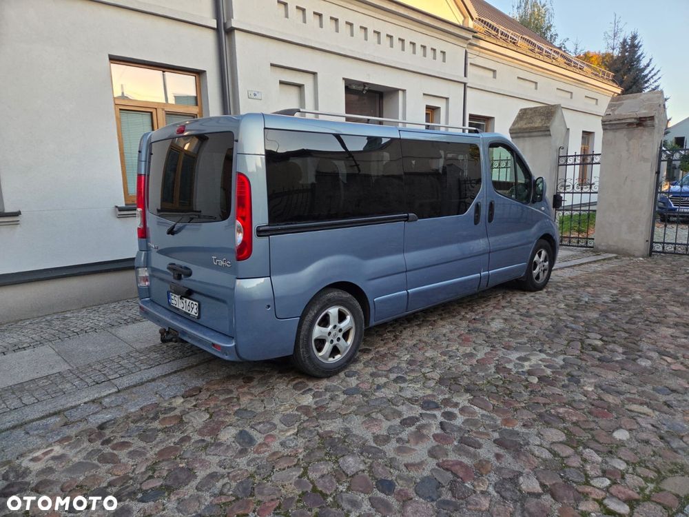 Renault Trafic 2012 photo 3