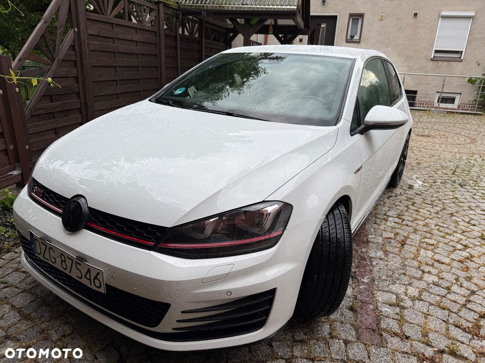 Volkswagen Golf GTI Performance BlueMotion Technology DSG - 3