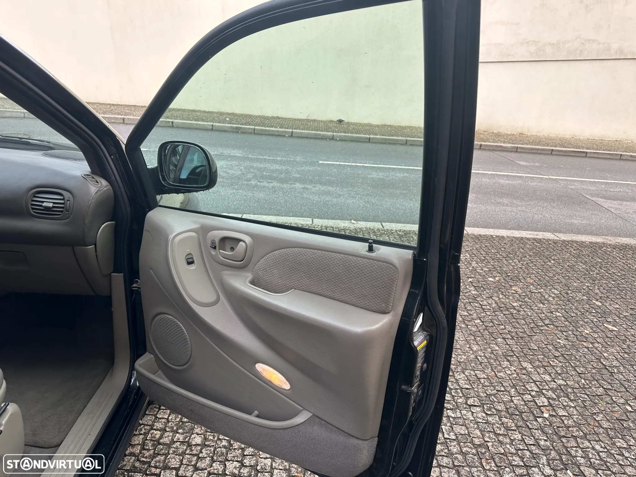 Chrysler Voyager 2.8 CRD ATX SE - 18
