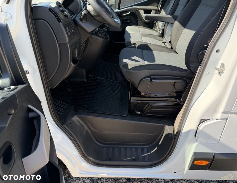 Renault MASTER MAXI L3H2 DOKA 7os. ORYGINAŁ CARPOL VAN MINIBUS Duża Ładowność 1205kg Zabudowa paki+ półki modułowe Bott, Trwały MOCNY SILNIK 2.3dCi 130KM Rozrząd na Łańcuchu! Zabudowa z wnęką na transport el. do 3700mm! Niski udokumentowany przebieg tylko 107tys.km SERWIS ASO RENAULT - 31