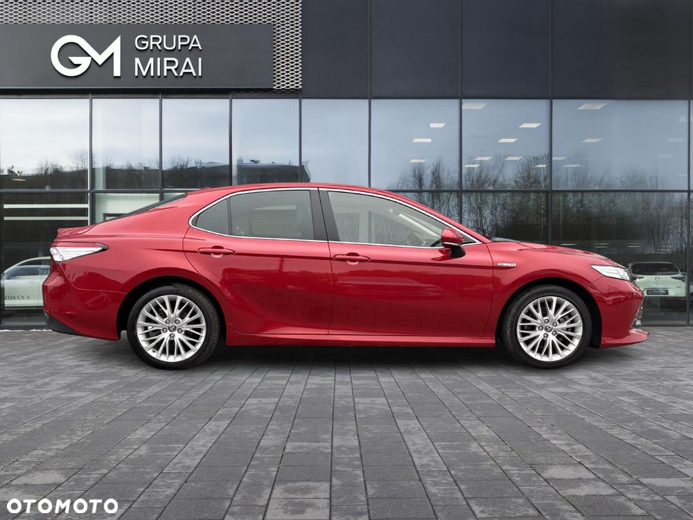Toyota Camry - 6