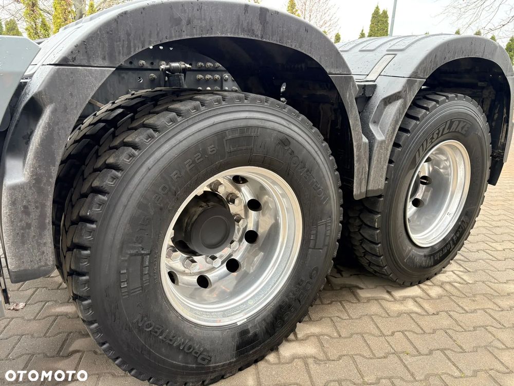 Volvo FH750 6x4 Euro 6, dwuobwodowa hydraulika - 33