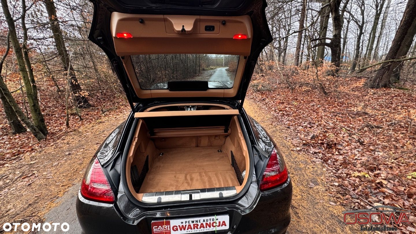 Porsche Panamera Turbo PDK - 21