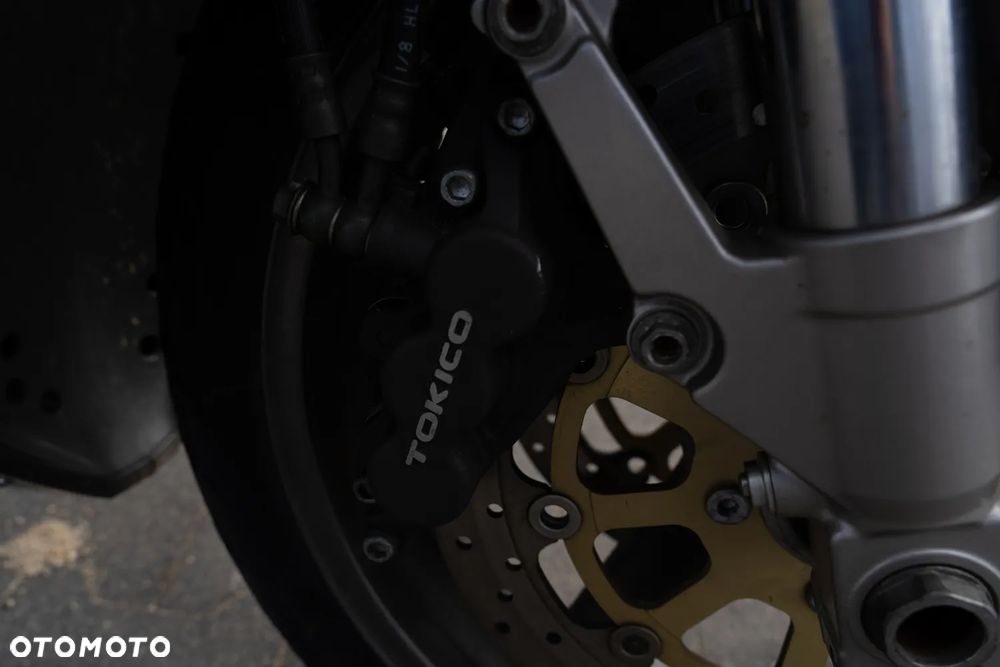 Suzuki GSX-R - 15