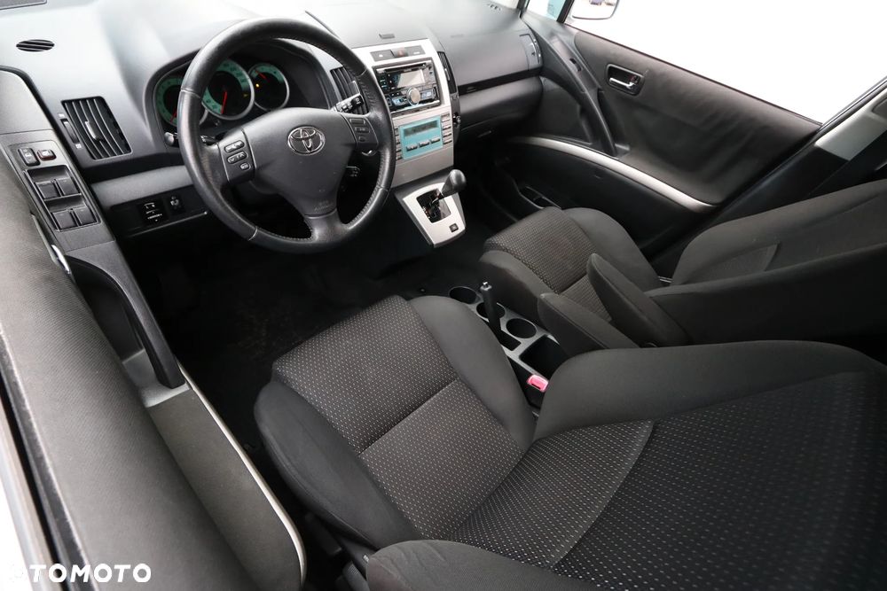 Toyota Corolla Verso - 6