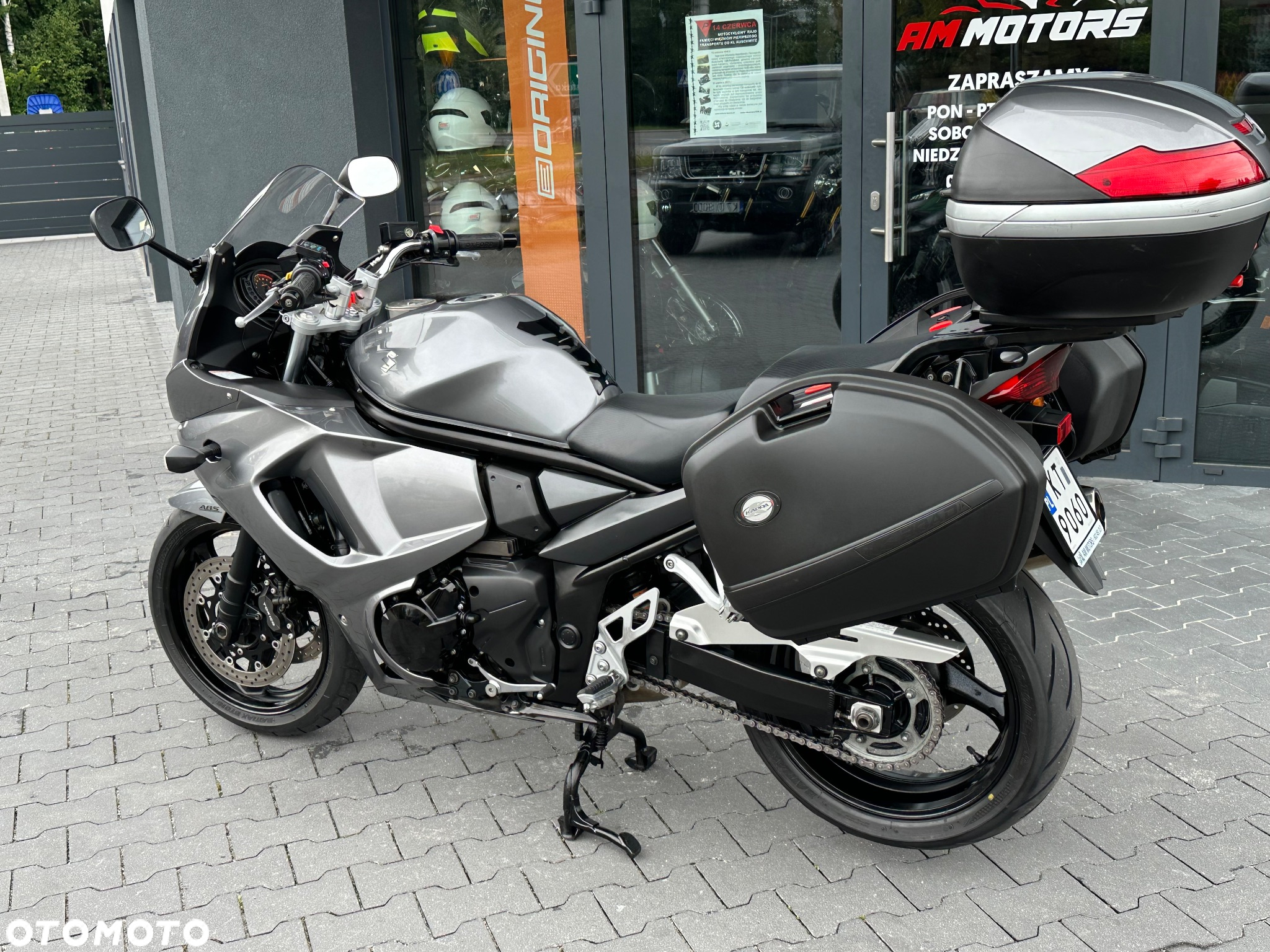 Suzuki GSX - 28