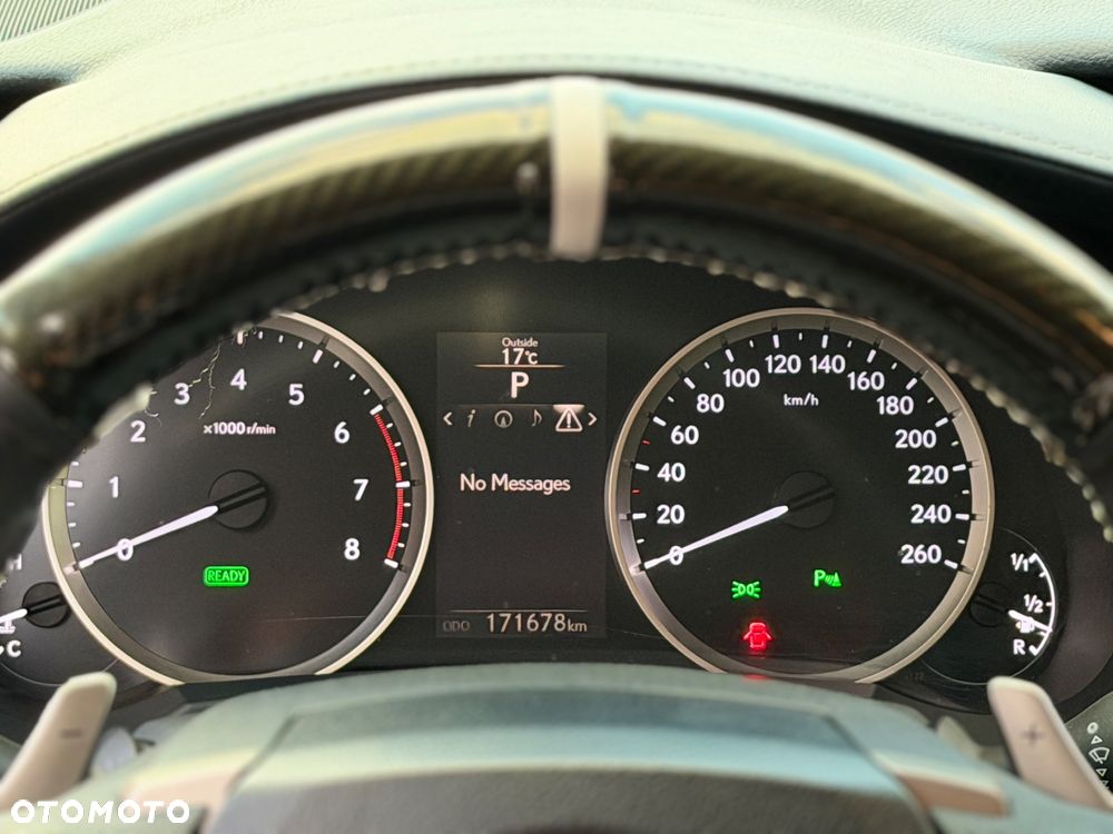 Lexus IS 300h Business Edition - 24