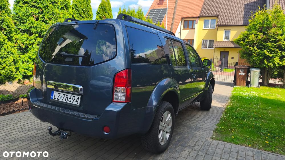 Nissan Pathfinder - 11