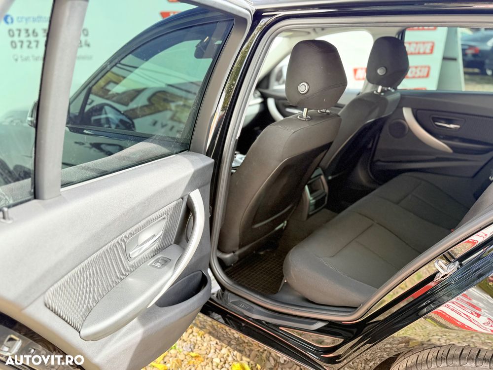 BMW Seria 3 320d Touring xDrive Aut. - 12