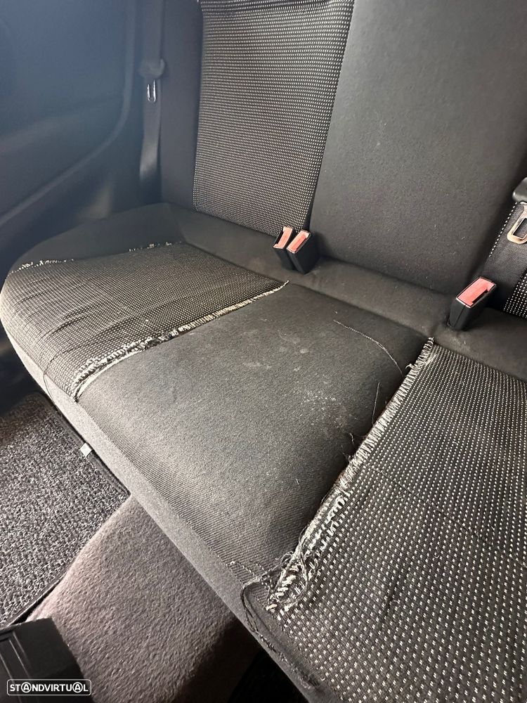 Opel Astra GTC 1.6 - 34