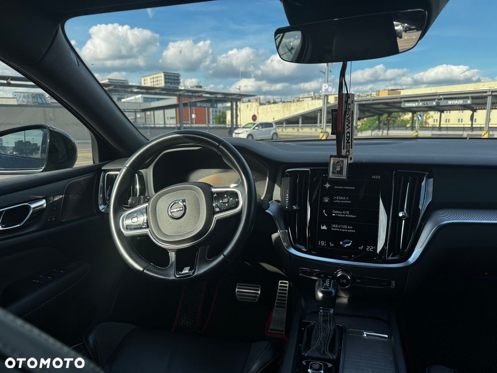 Volvo S60 T5 R-Design - 7
