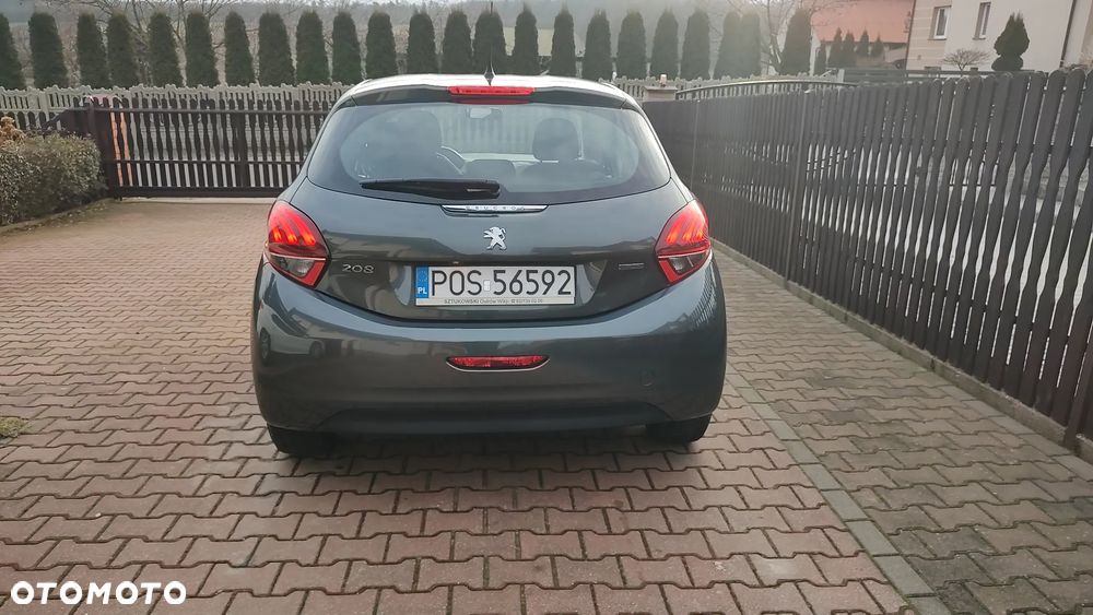 Peugeot 208 - 5