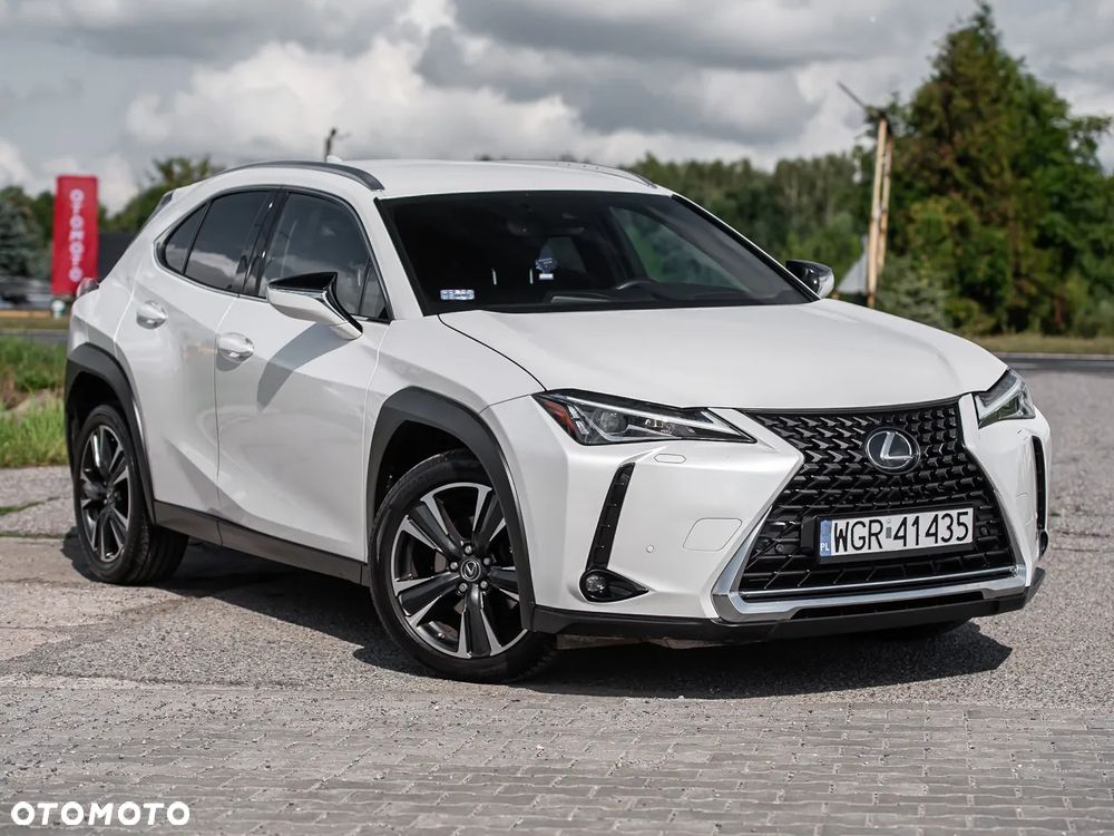 Lexus UX 200 - 1